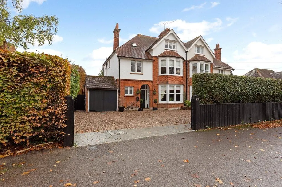 Cliddesden Road, Basingstoke, RG21