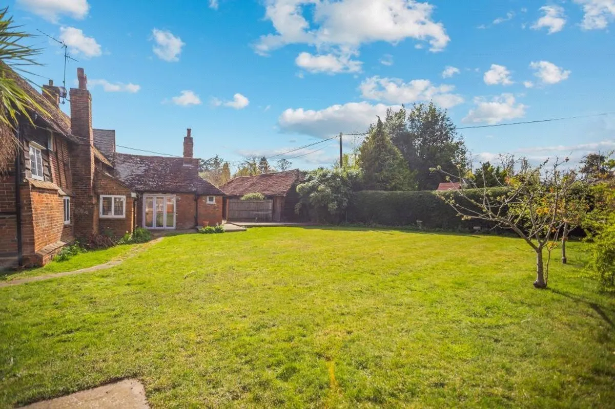 The Willows, London Road, Hartley Wintney, RG27