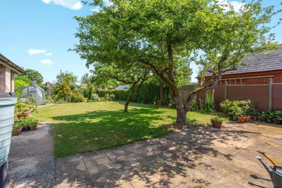 Hatch Lane, Old Basing, RG24