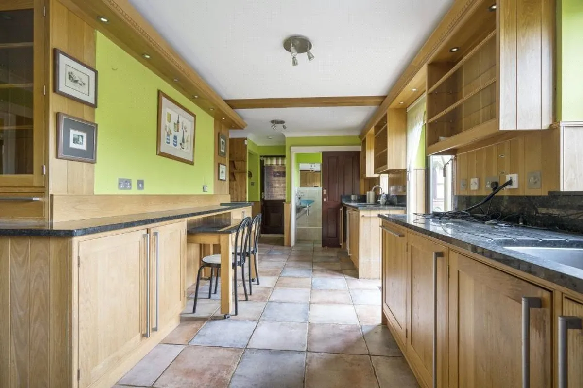 Chapel Lane, Wolverton Common, RG26