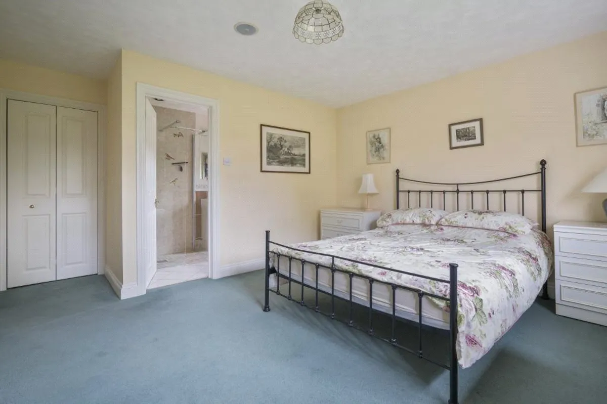 Chapel Lane, Wolverton Common, RG26