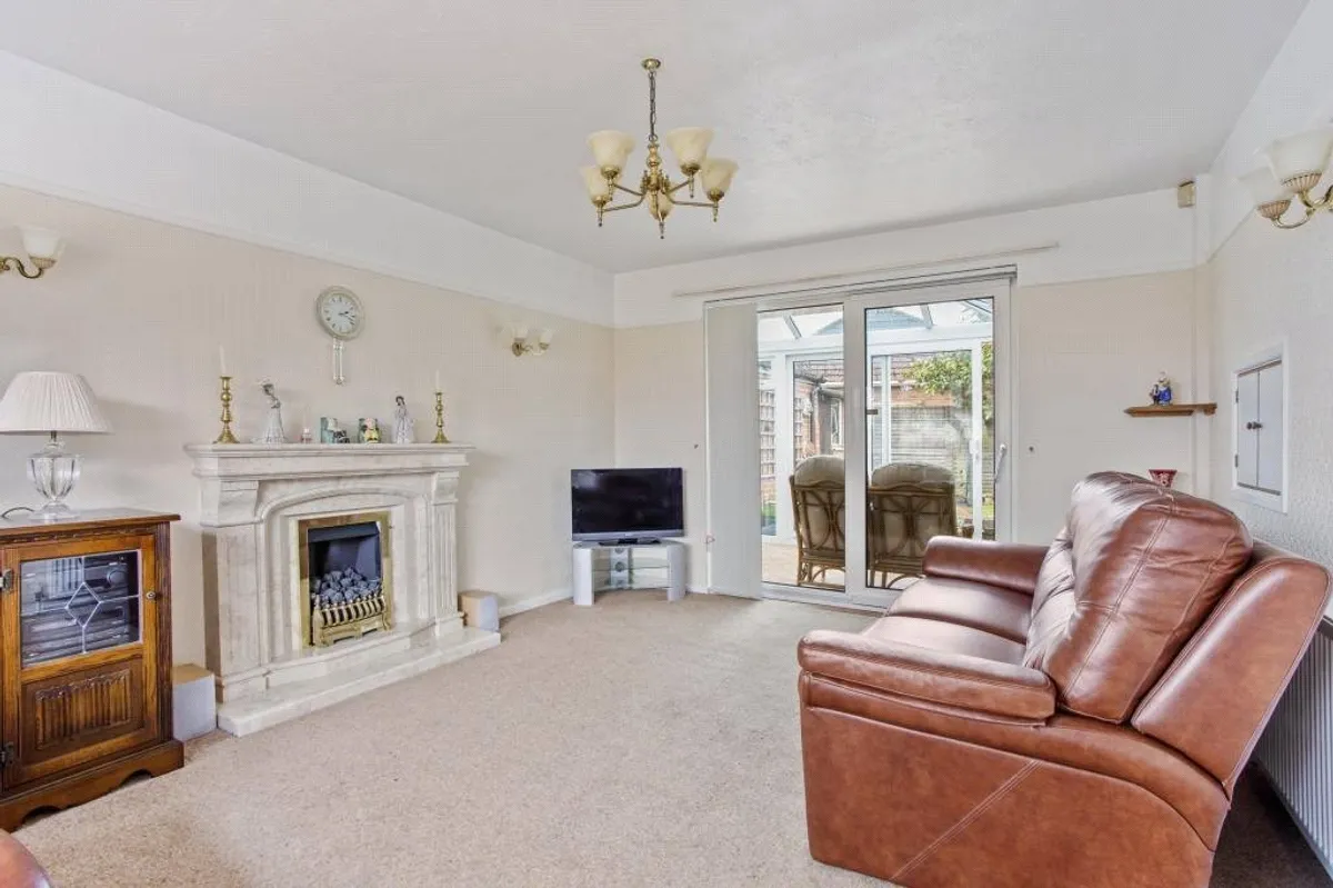Salisbury Gardens, Basingstoke, RG22