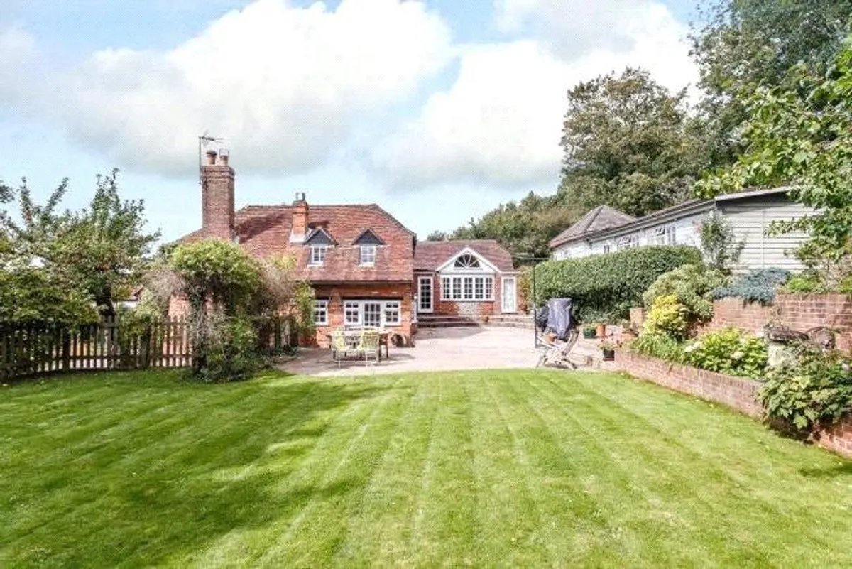 Grayshott, North Waltham, Basingstoke, Hampshire, RG25