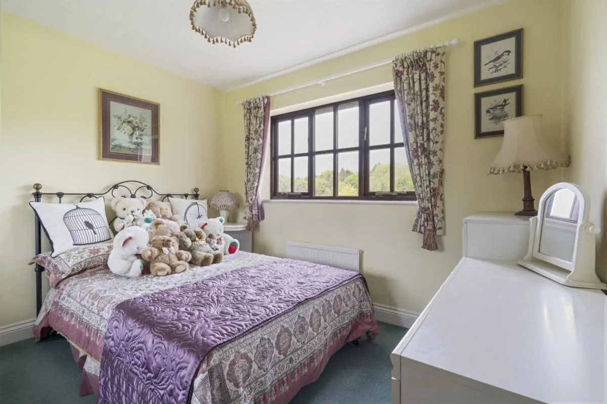 Chapel Lane, Wolverton Common, RG26