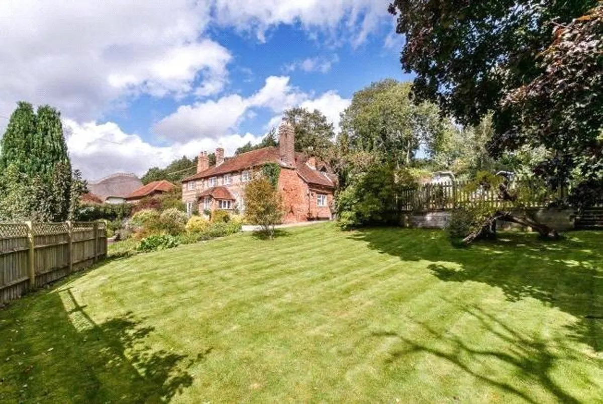 Grayshott, North Waltham, Basingstoke, Hampshire, RG25
