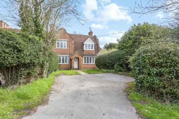 Alexandra Terrace, Sherfield On Loddon, RG27