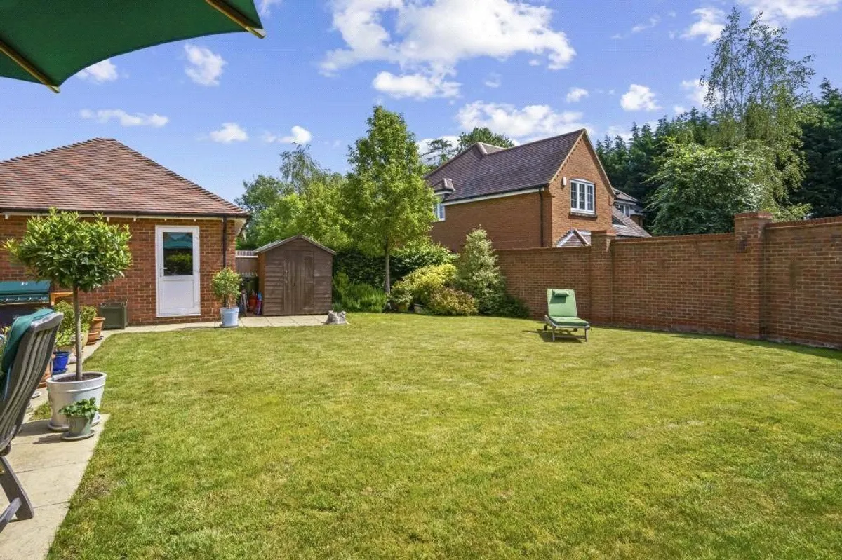 Elmtree House, Cliddesden, RG25