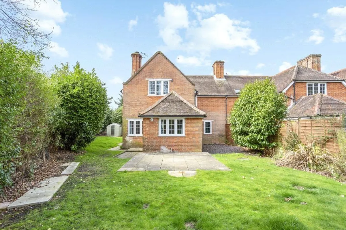 Alexandra Terrace, Sherfield On Loddon, RG27