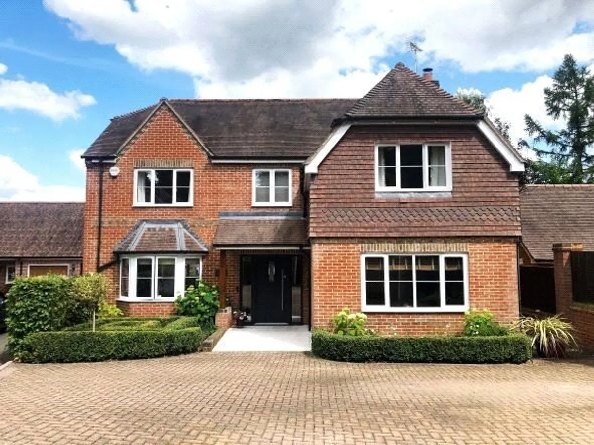 Elm House, Wash Water, RG20