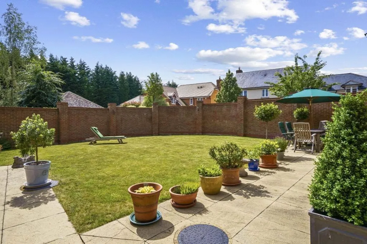 Elmtree House, Cliddesden, RG25