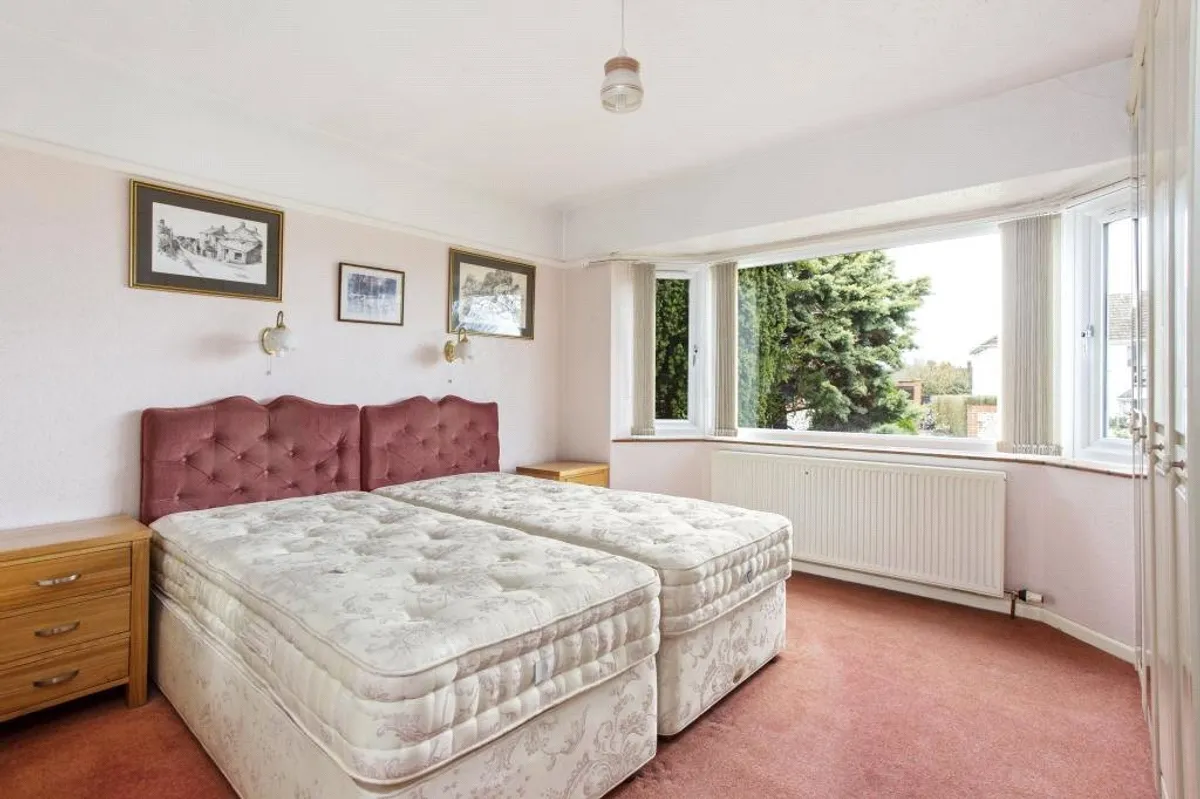 Salisbury Gardens, Basingstoke, RG22