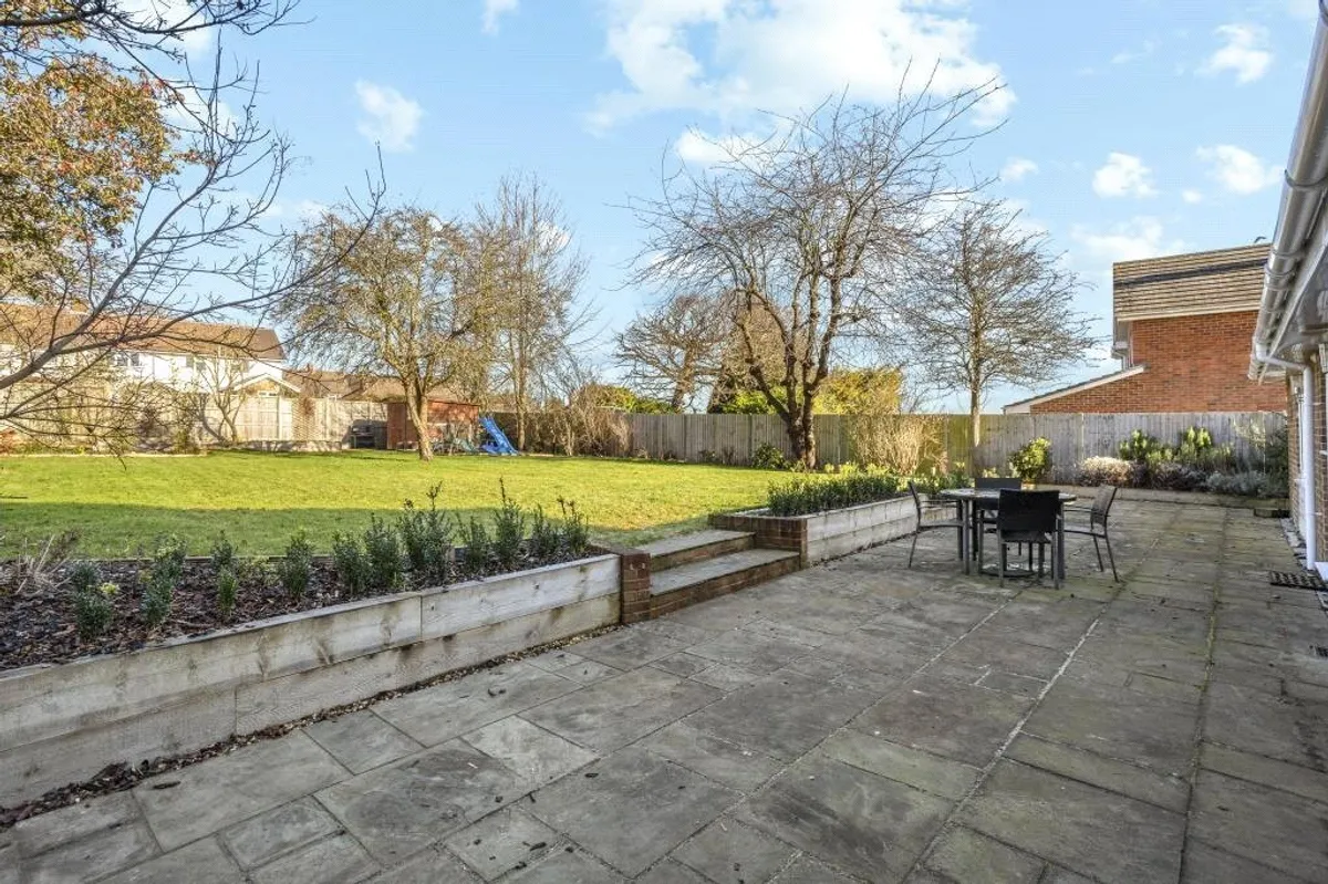 Lightfoot Grove, Basingstoke, RG21