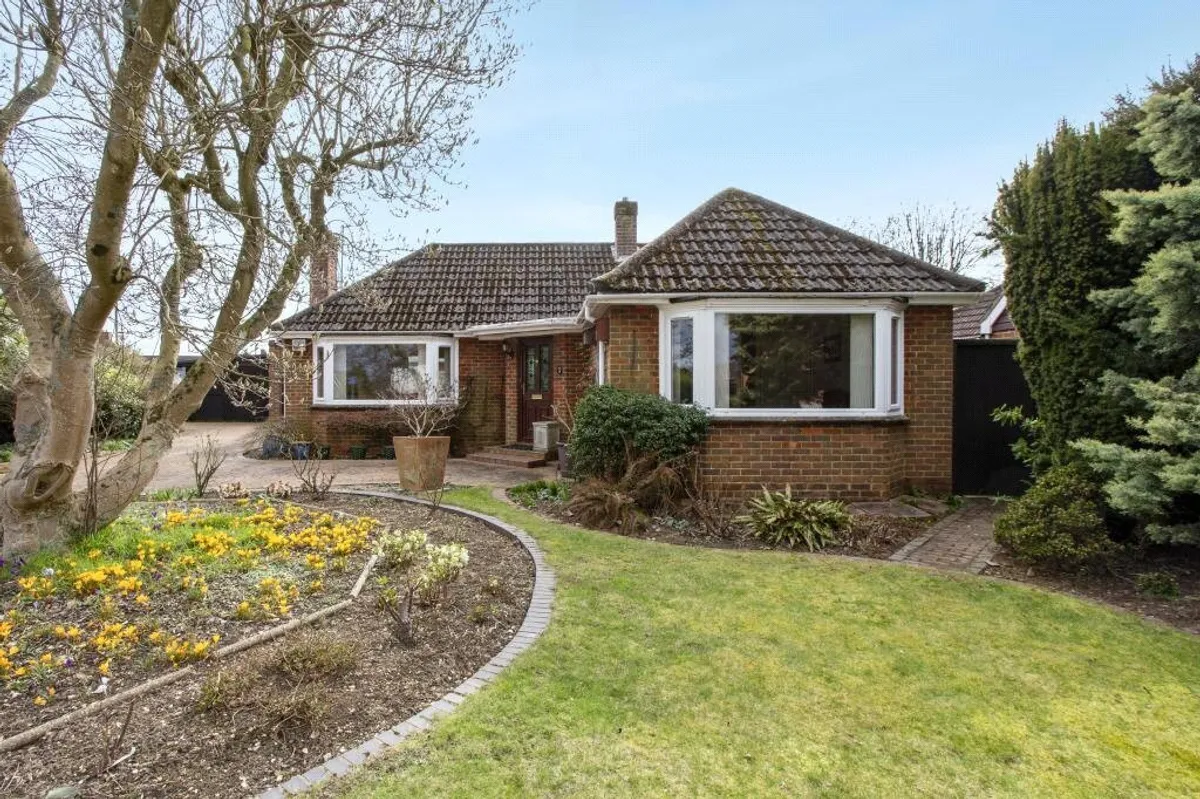 Salisbury Gardens, Basingstoke, RG22
