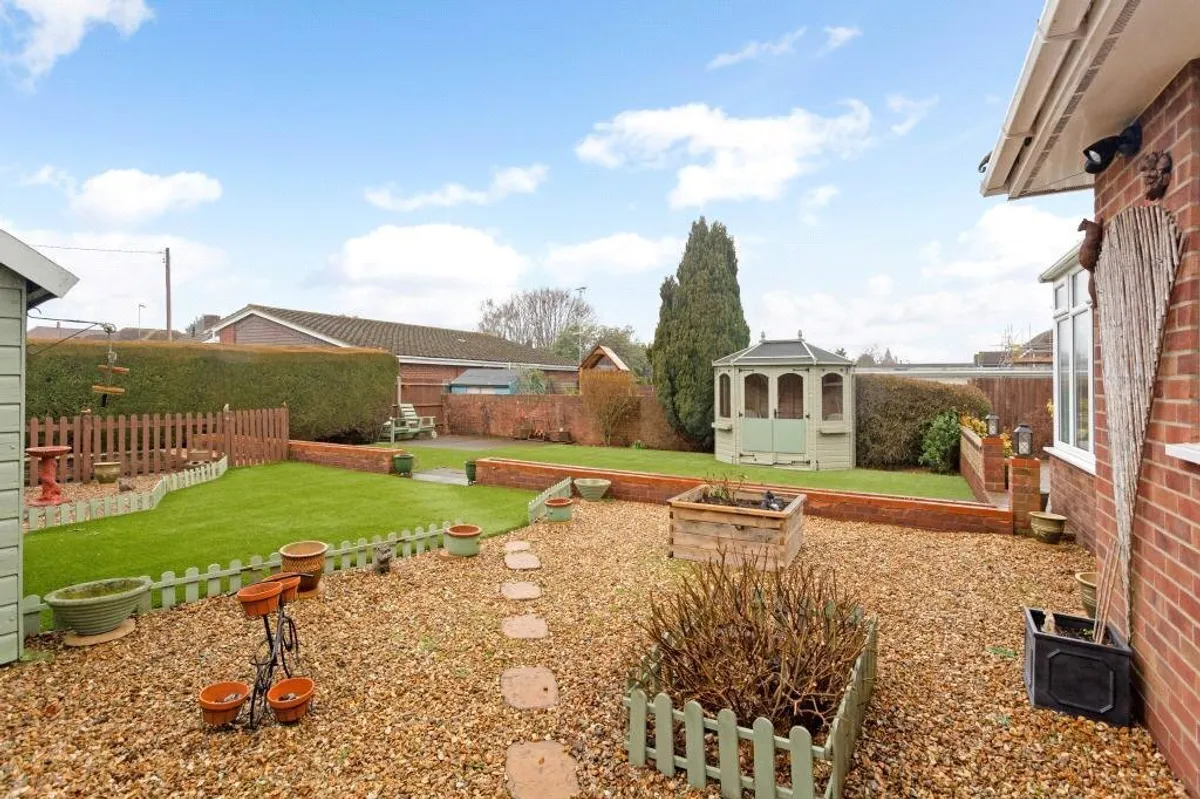 Byfleet Avenue, Old Basing, RG24