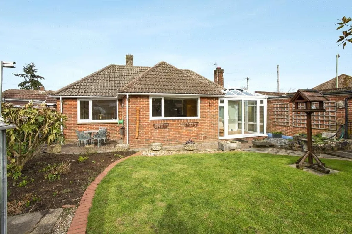Salisbury Gardens, Basingstoke, RG22