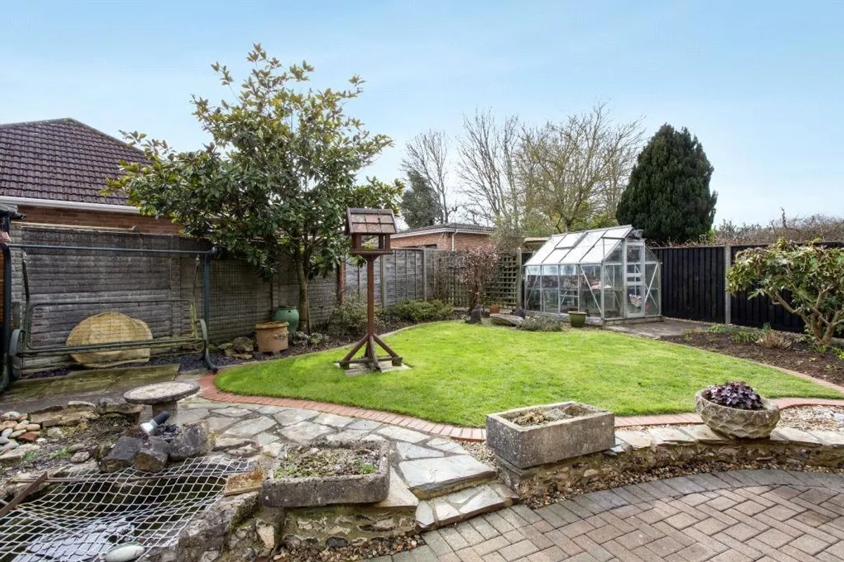 Salisbury Gardens, Basingstoke, RG22