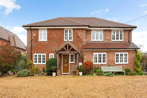 Silchester Road, Bramley, RG26