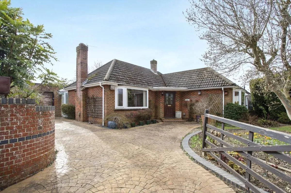 Salisbury Gardens, Basingstoke, RG22