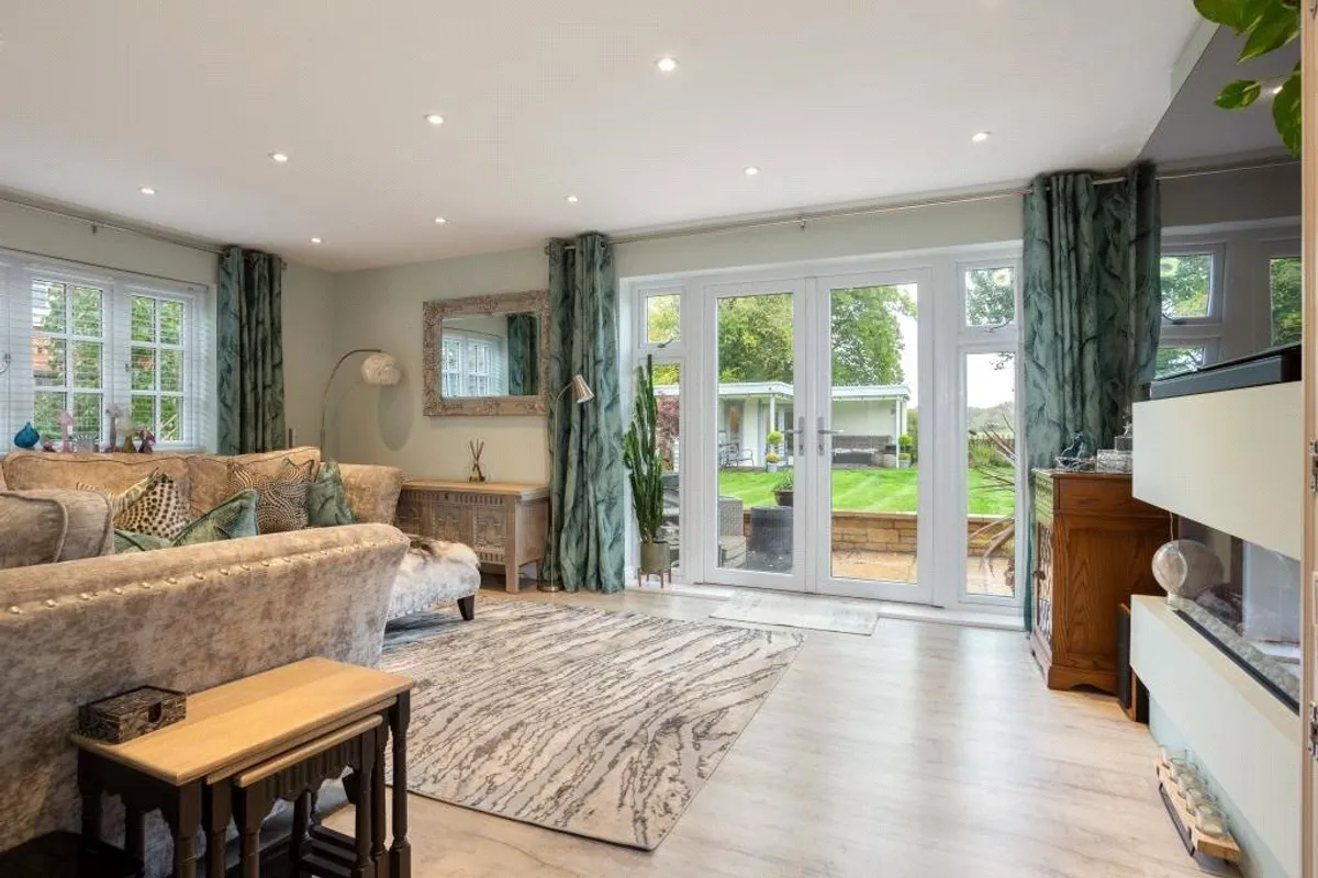 Silchester Road, Bramley, RG26