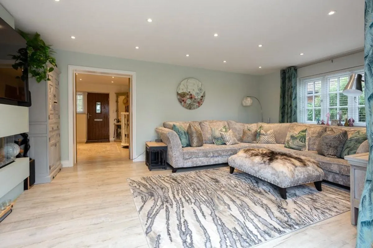 Silchester Road, Bramley, RG26