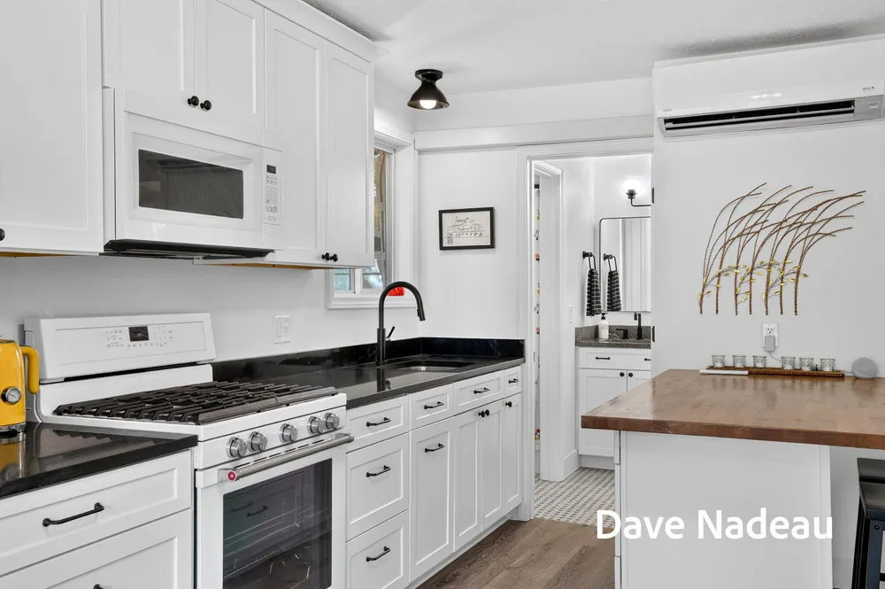3581 65th St, Saugatuck, MI 49453-9792