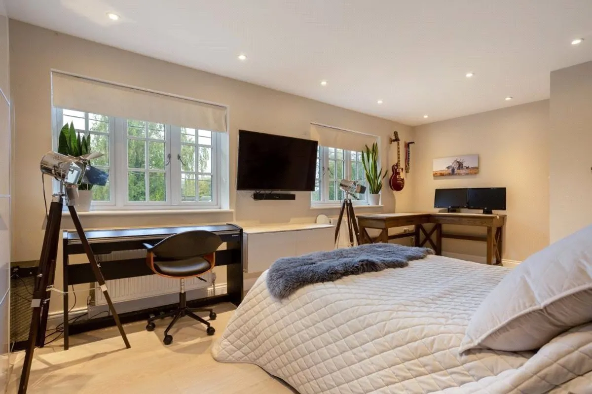 Silchester Road, Bramley, RG26