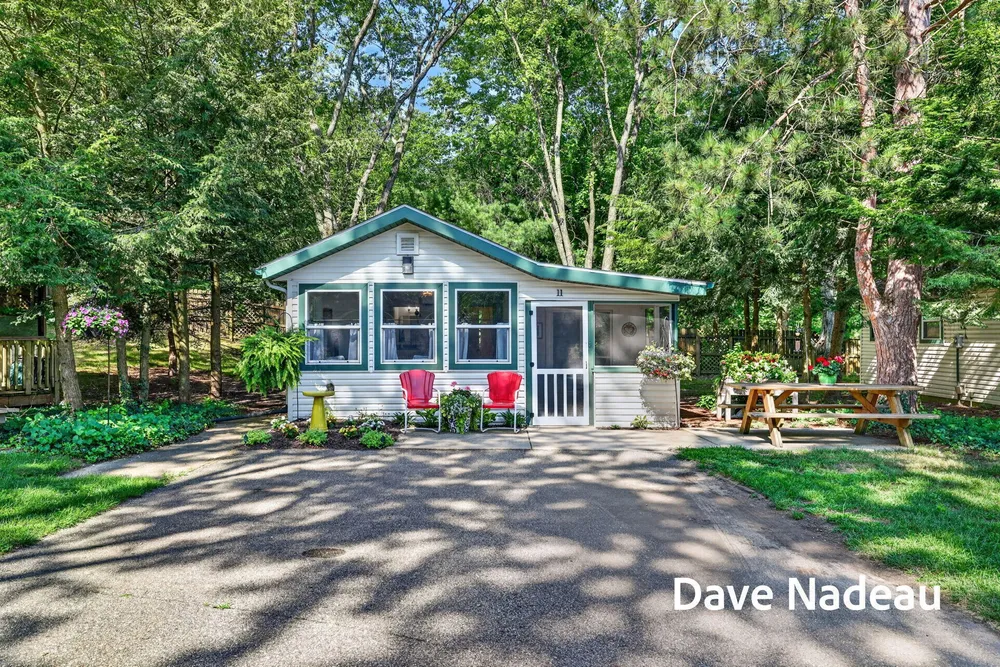 3581 65th St, Saugatuck, MI 49453-9792