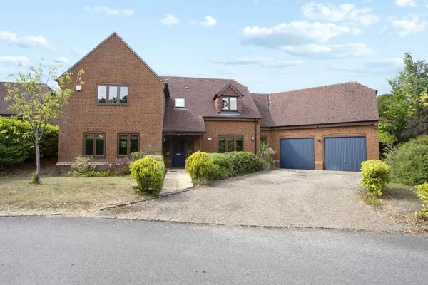Chapel Walk, Cliddesden, RG25