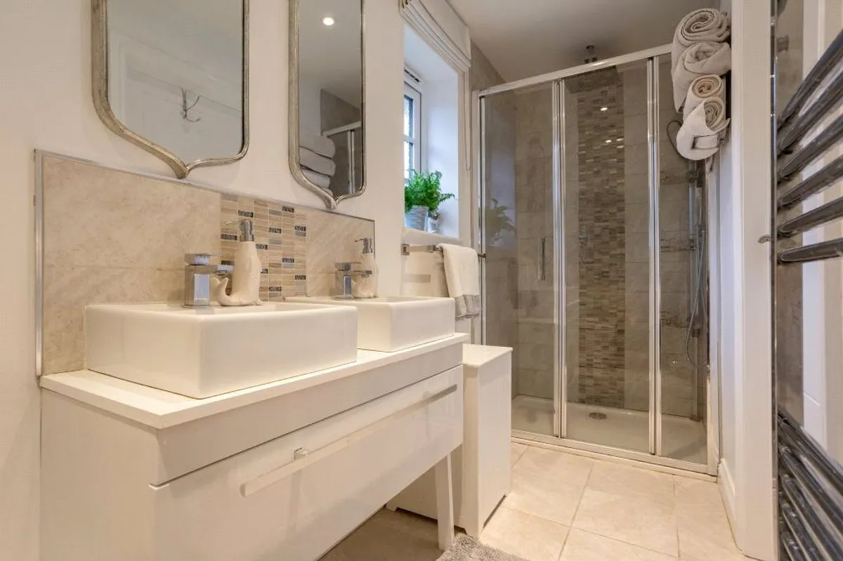 Silchester Road, Bramley, RG26