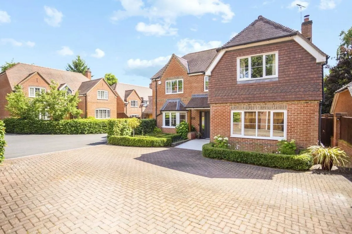 Elm House, Wash Water, RG20