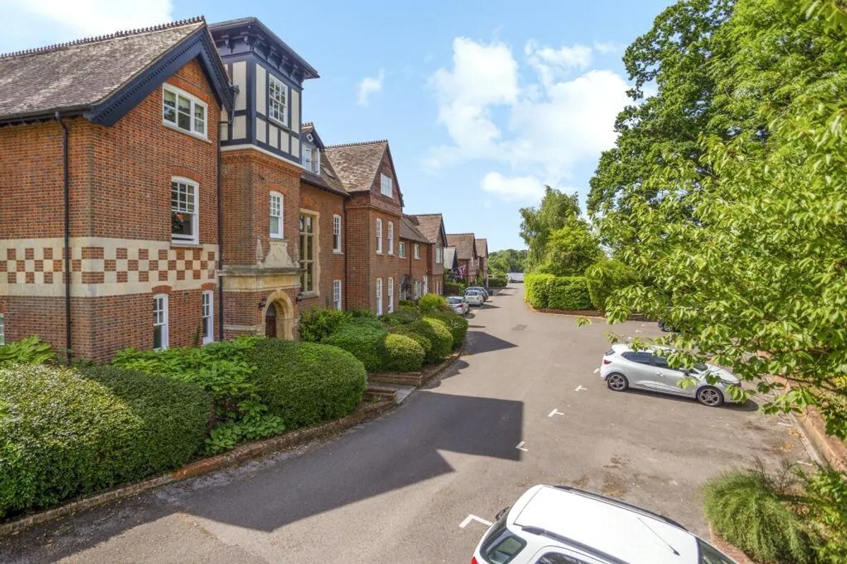 Mortimer Hall, Mortimer, RG7