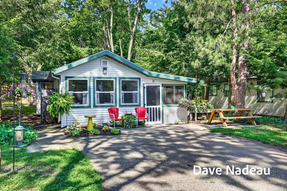3581 65th St, Saugatuck, MI 49453-9792