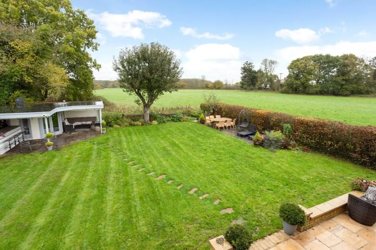 Silchester Road, Bramley, RG26
