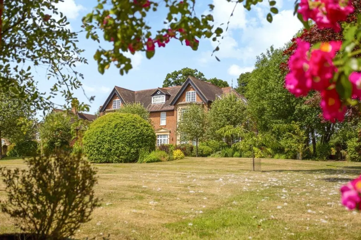 Mortimer Hall, Mortimer, RG7