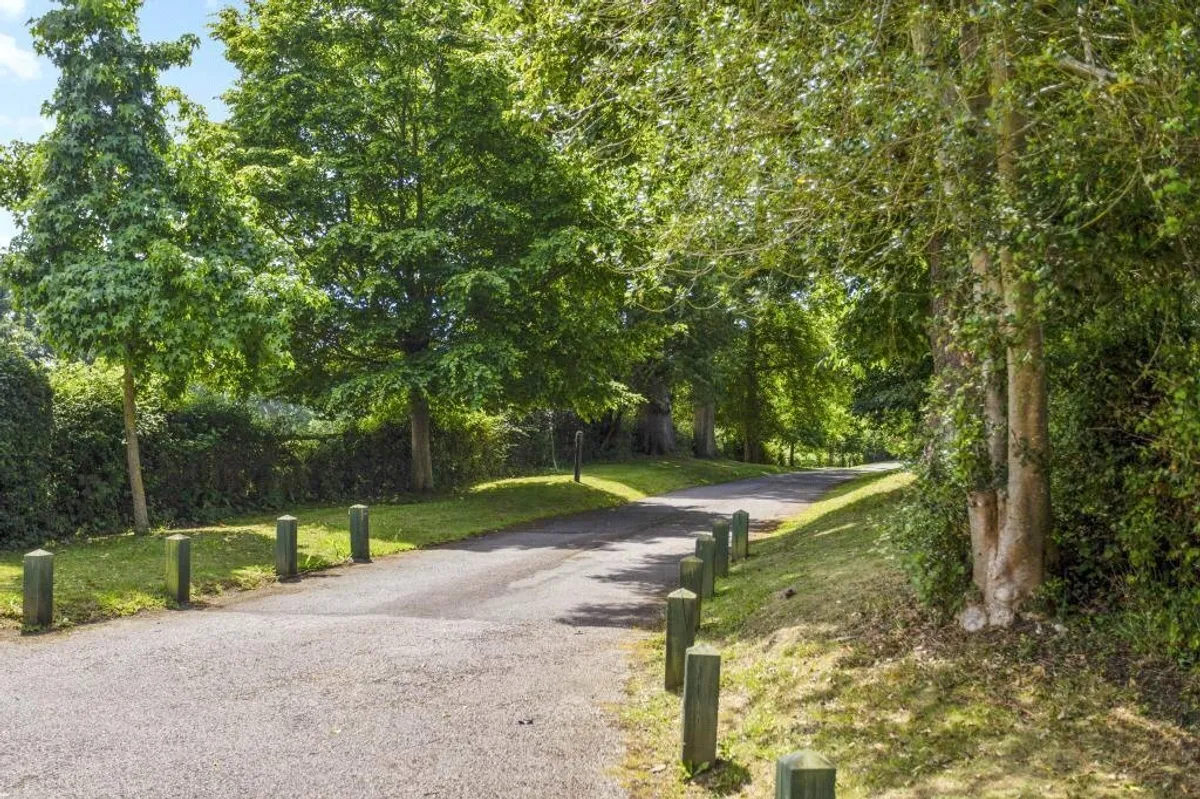 Mortimer Hall, Mortimer, RG7