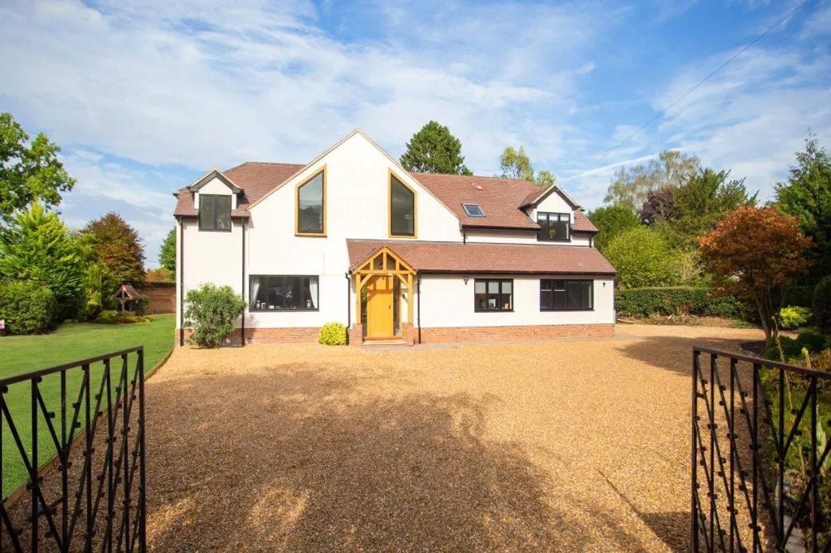 Wayfarin, Brimpton Common, RG7