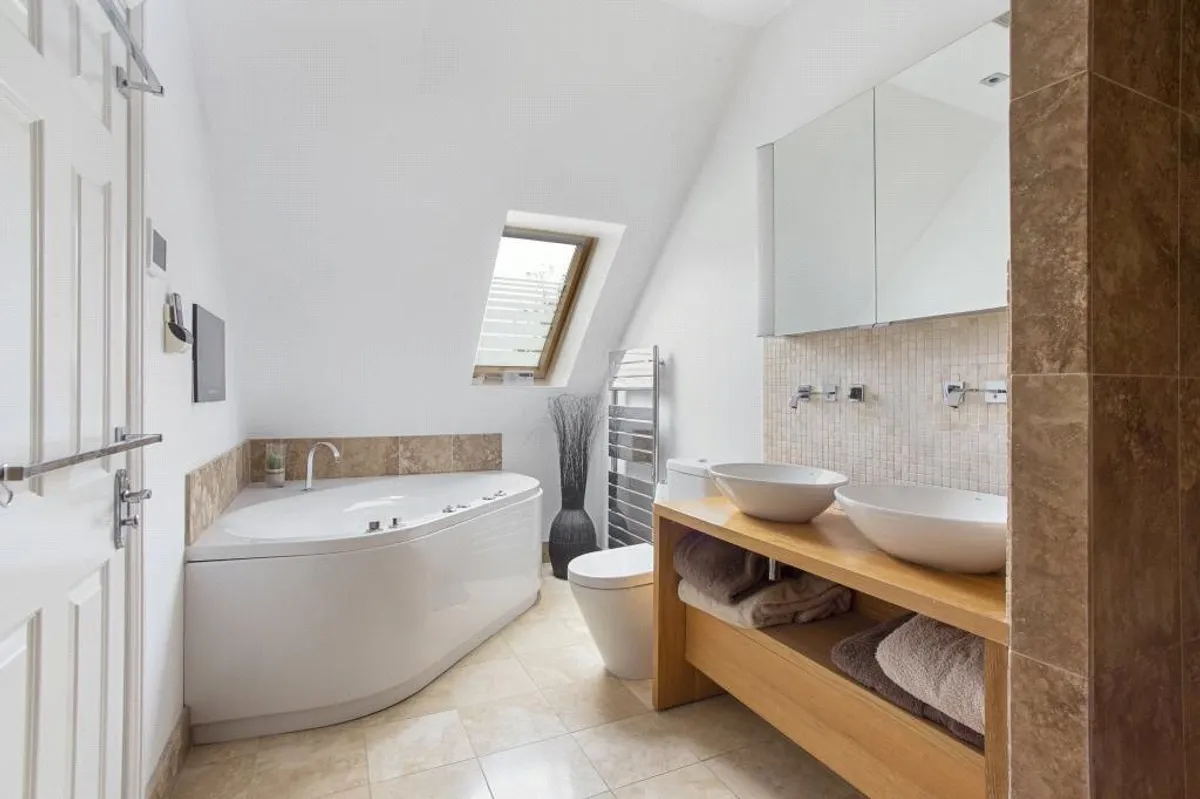 Chapel Walk, Cliddesden, RG25