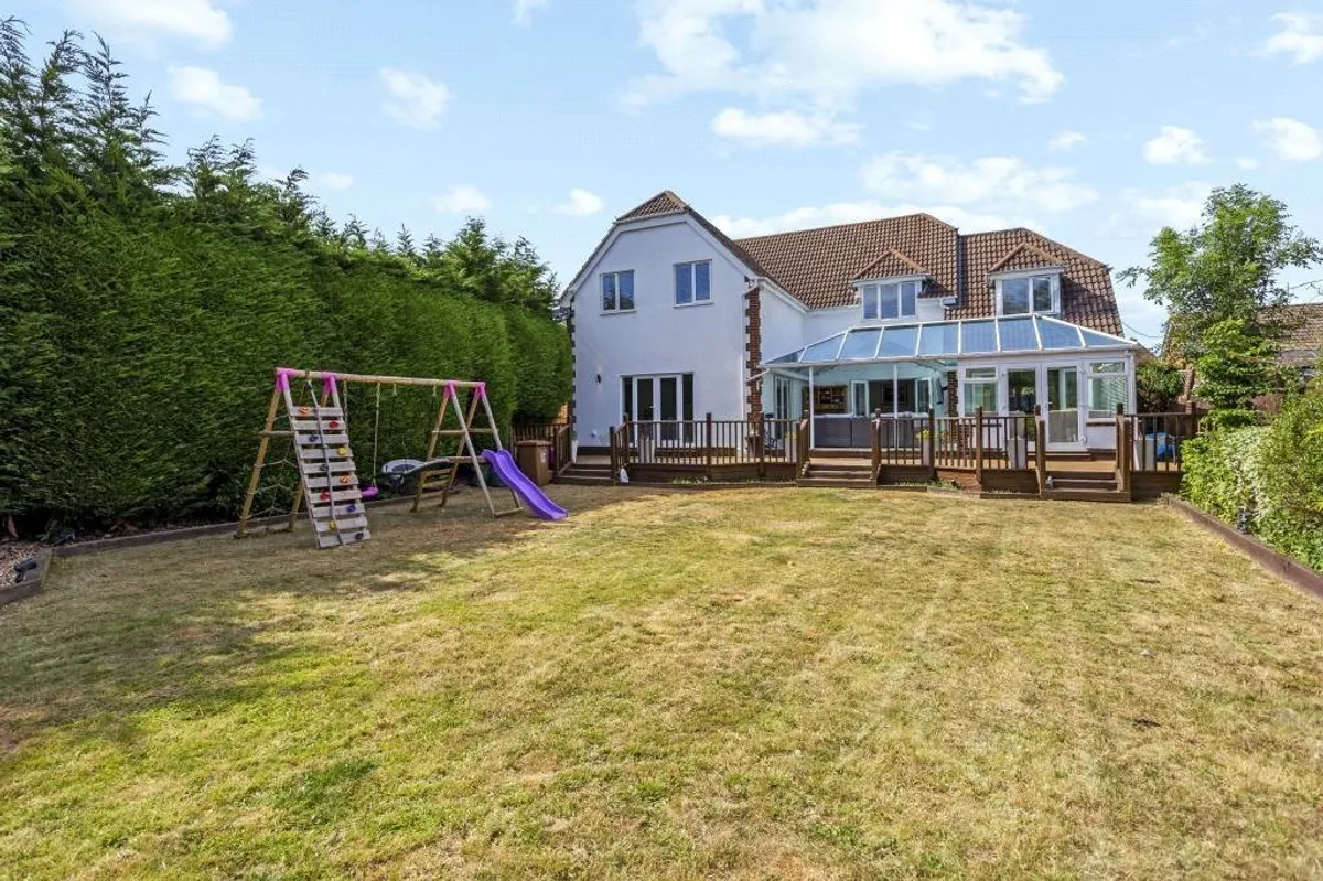 Oakley Lane, Oakley, RG23
