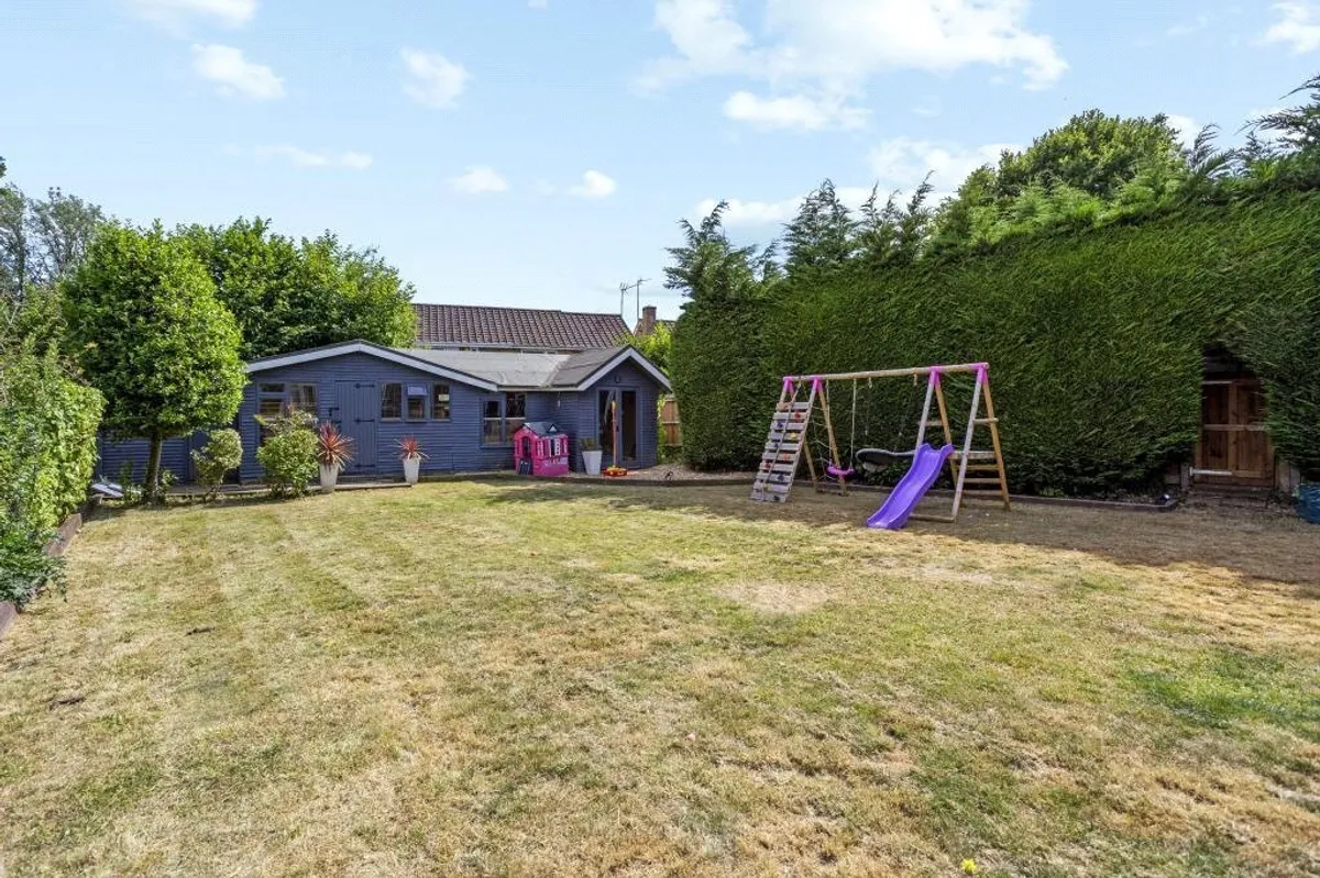 Oakley Lane, Oakley, RG23