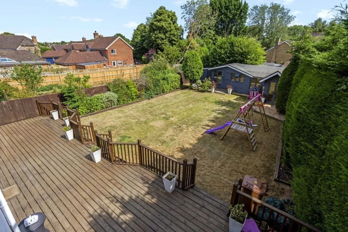 Oakley Lane, Oakley, RG23