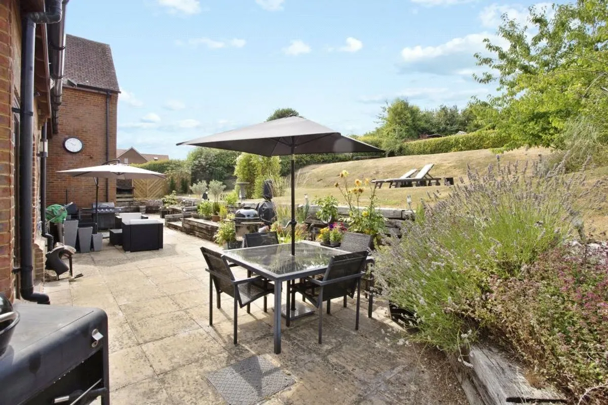 Chapel Walk, Cliddesden, RG25