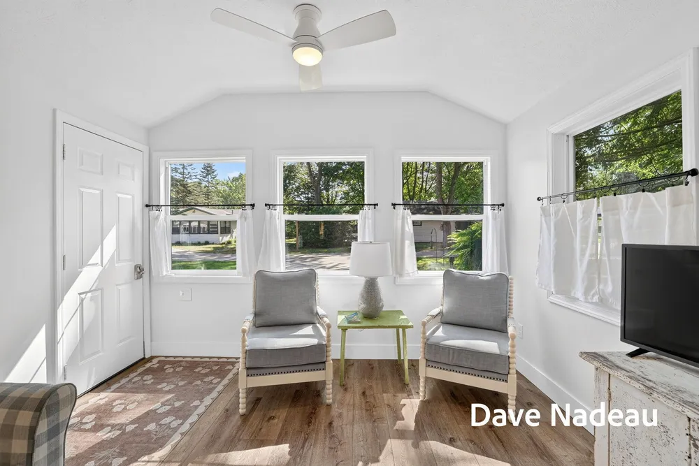 3581 65th St, Saugatuck, MI 49453-9792