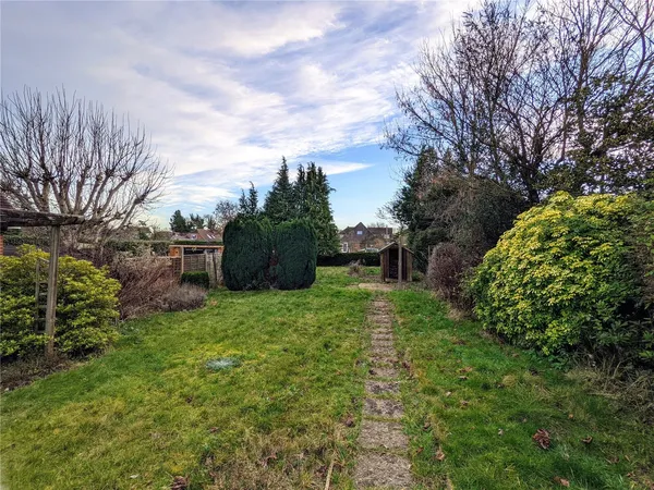 Linden Avenue, Old Basing, RG24