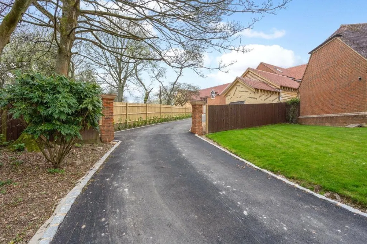 Chapel Walk, Cliddesden, Nr Basingstoke, RG25