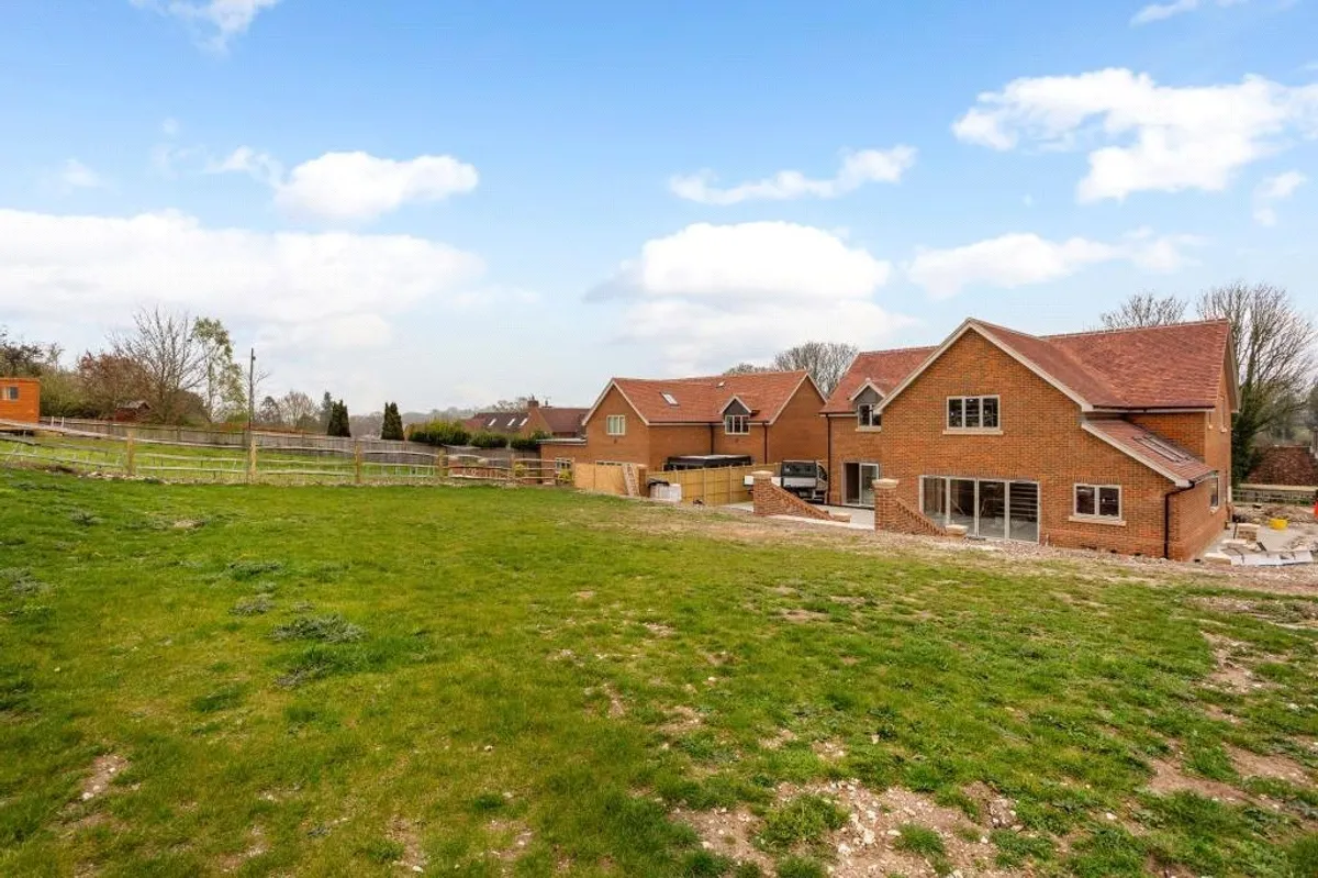 Chapel Walk, Cliddesden, Nr Basingstoke, RG25