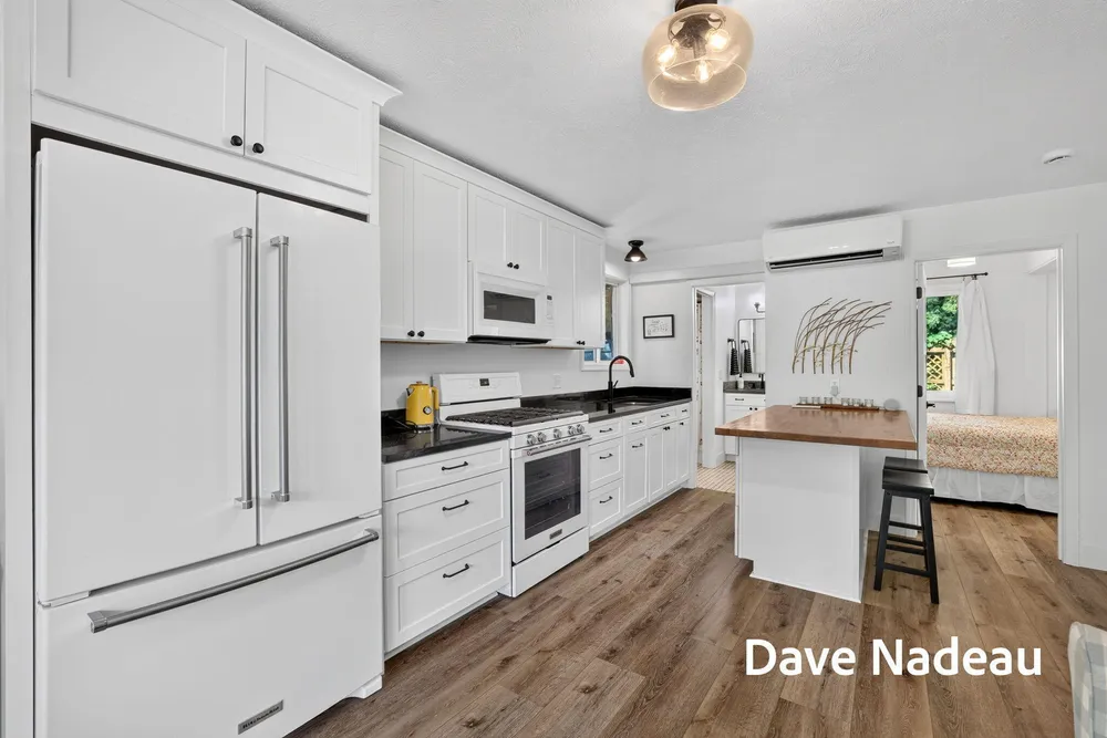 3581 65th St, Saugatuck, MI 49453-9792