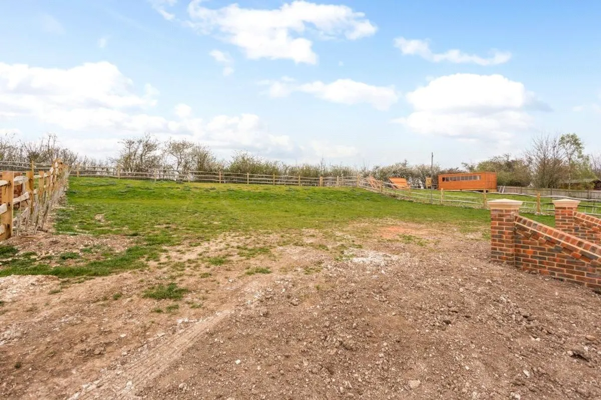 Chapel Walk, Cliddesden, Nr Basingstoke, RG25