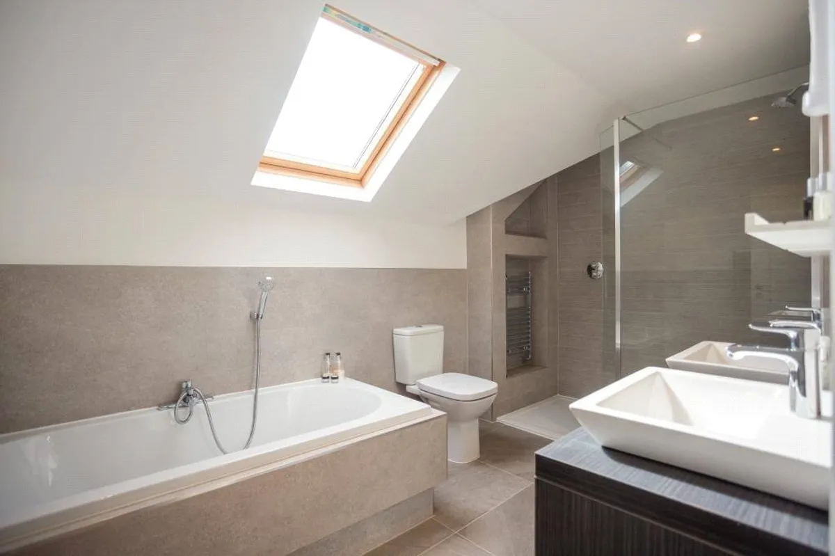 Wayfarin, Brimpton Common, RG7