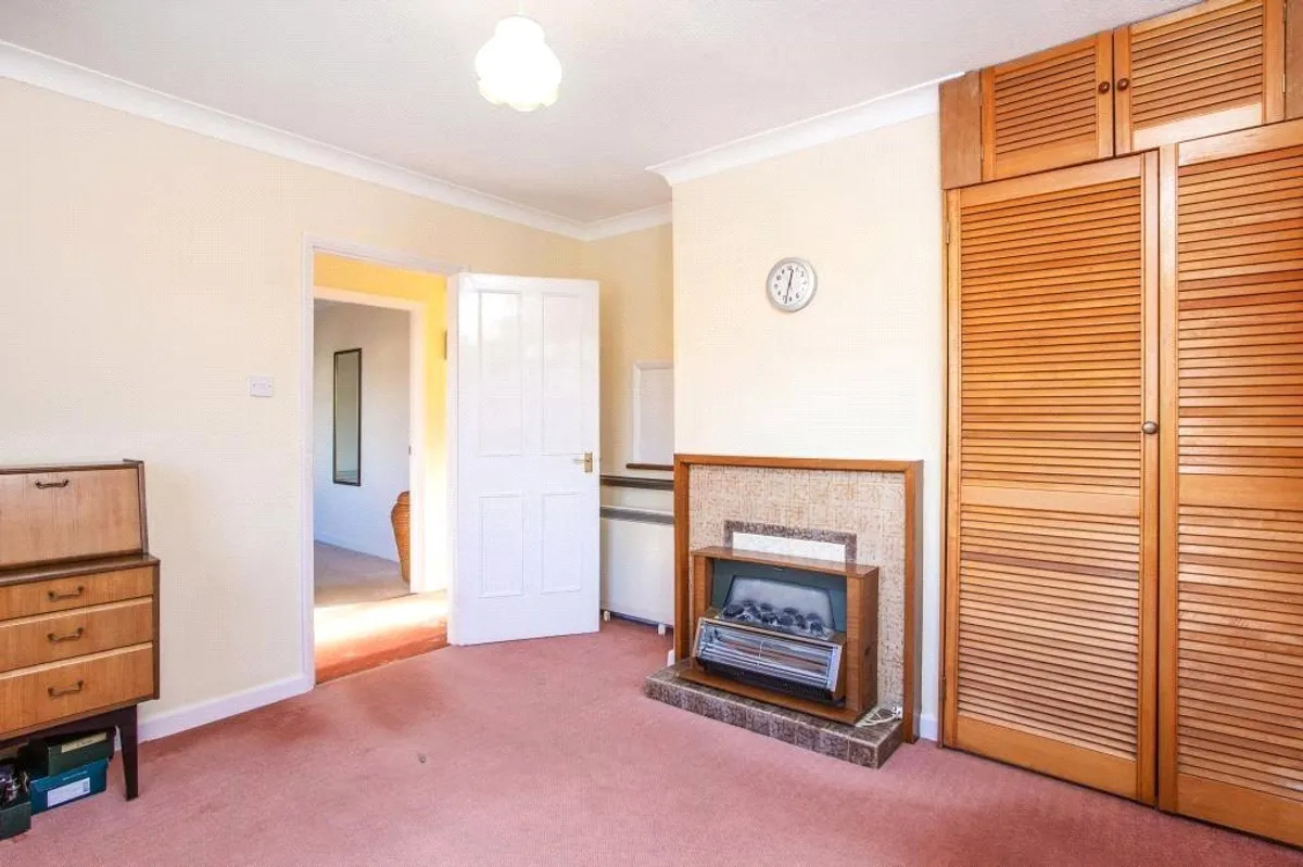 Linden Avenue, Old Basing, RG24
