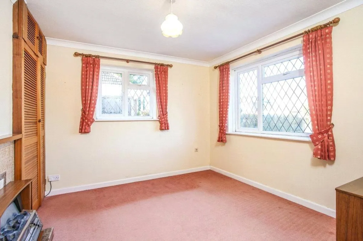 Linden Avenue, Old Basing, RG24